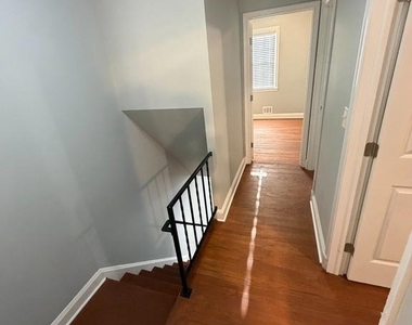 6207 Pioneer Drive - Photo Thumbnail 12