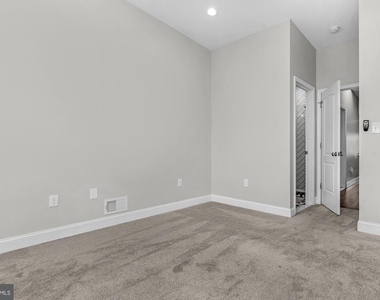 620 S Newkirk Street - Photo Thumbnail 12