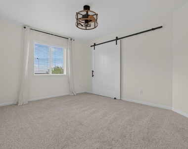700 Ledge Stone Dr - Photo Thumbnail 22