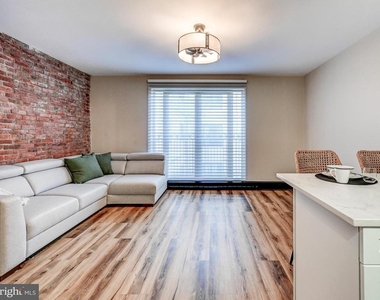1000 Fell Street - Photo Thumbnail 6