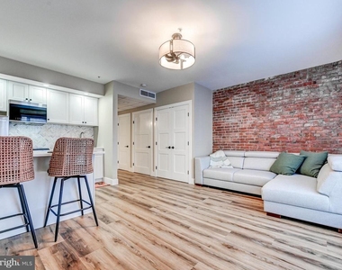 1000 Fell Street - Photo Thumbnail 10