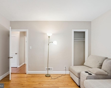 6226 Woodcrest Avenue - Photo Thumbnail 20