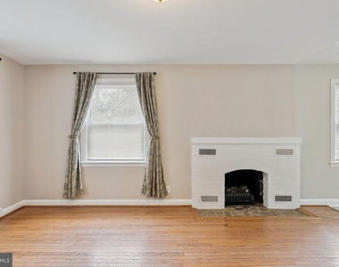 6226 Woodcrest Avenue - Photo Thumbnail 8