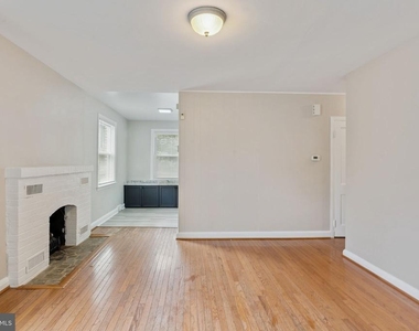 6226 Woodcrest Avenue - Photo Thumbnail 10