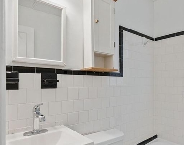 6226 Woodcrest Avenue - Photo Thumbnail 25