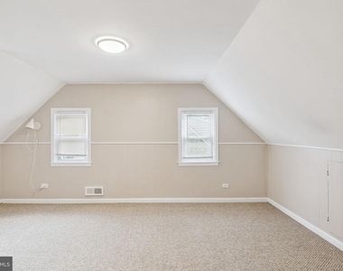 6226 Woodcrest Avenue - Photo Thumbnail 31