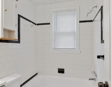 6226 Woodcrest Avenue - Photo Thumbnail 24