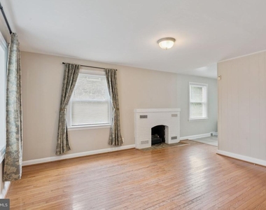 6226 Woodcrest Avenue - Photo Thumbnail 9