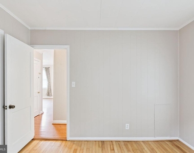6226 Woodcrest Avenue - Photo Thumbnail 21