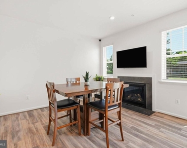 205 Jenkins Way - Photo Thumbnail 12