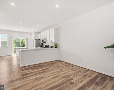 205 Jenkins Way - Photo Thumbnail 6