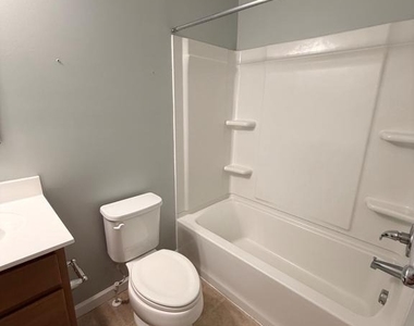 36432 Carriage Walk Lane - Photo Thumbnail 10