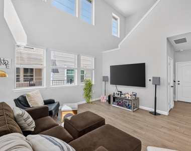 9105 Hamadryas Dr - Photo Thumbnail 10