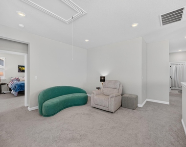 9105 Hamadryas Dr - Photo Thumbnail 11