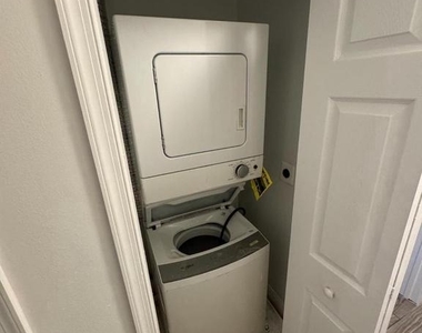 4110 Ames Street Ne - Photo Thumbnail 3