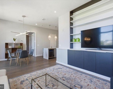 646 H Street Ne - Photo Thumbnail 2