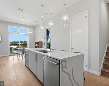 646 H Street Ne - Photo Thumbnail 5