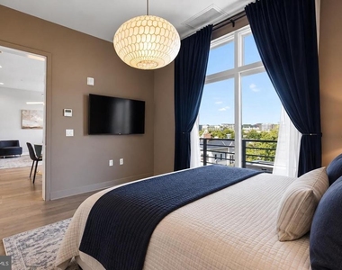 646 H Street Ne - Photo Thumbnail 4