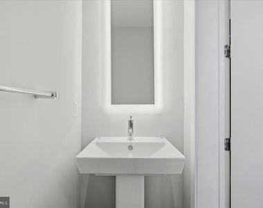 646 H Street Ne - Photo Thumbnail 22