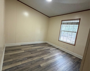 138 Maegan Ln - Photo Thumbnail 16