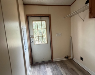 138 Maegan Ln - Photo Thumbnail 13