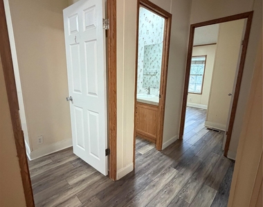 138 Maegan Ln - Photo Thumbnail 12