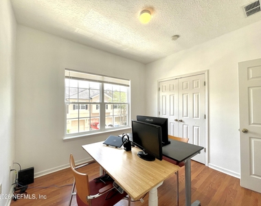 12301 Kernan Forest Boulevard - Photo Thumbnail 11