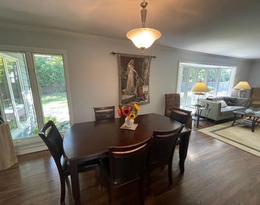 515 E Blodgett Avenue - Photo Thumbnail 16