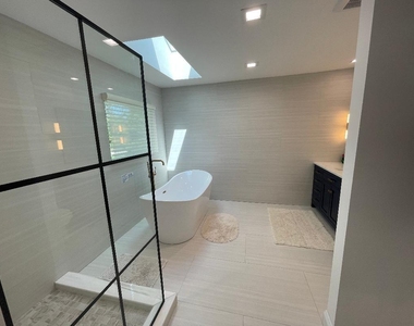 515 E Blodgett Avenue - Photo Thumbnail 28