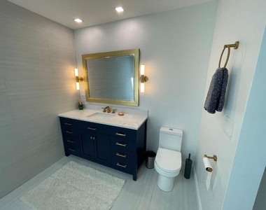 515 E Blodgett Avenue - Photo Thumbnail 31