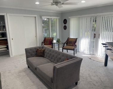 515 E Blodgett Avenue - Photo Thumbnail 21