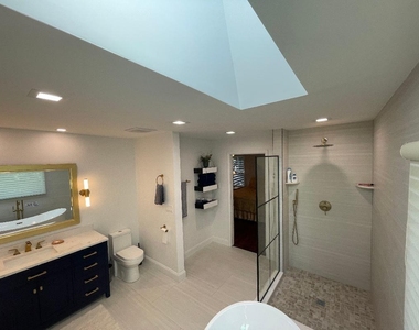 515 E Blodgett Avenue - Photo Thumbnail 30