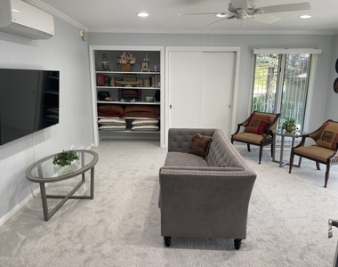 515 E Blodgett Avenue - Photo Thumbnail 22