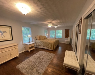 515 E Blodgett Avenue - Photo Thumbnail 27