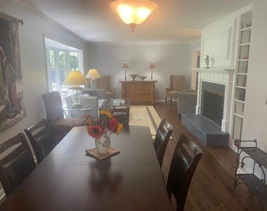 515 E Blodgett Avenue - Photo Thumbnail 15