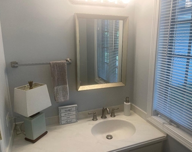 515 E Blodgett Avenue - Photo Thumbnail 23