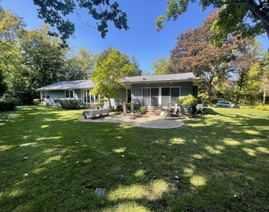 515 E Blodgett Avenue - Photo Thumbnail 1