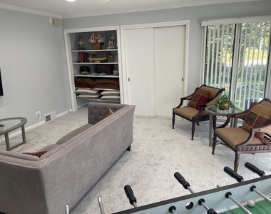 515 E Blodgett Avenue - Photo Thumbnail 18