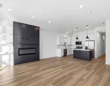 4739 S Indiana Avenue - Photo Thumbnail 6