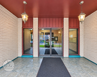 131 W Ellis Avenue - Photo Thumbnail 1
