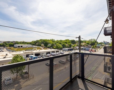 764 Memorial Drive Se - Photo Thumbnail 10