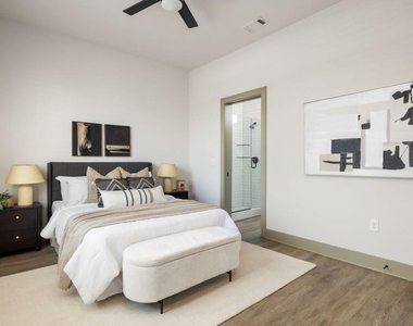 764 Memorial Drive Se - Photo Thumbnail 11