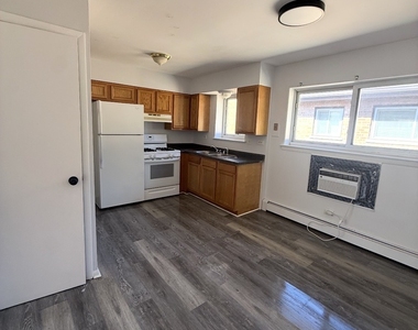 12448 Fairview Avenue - Photo Thumbnail 3