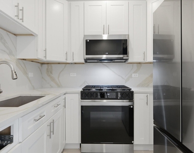 1109 N Kedvale Avenue - Photo Thumbnail 7