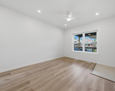 1109 N Kedvale Avenue - Photo Thumbnail 10