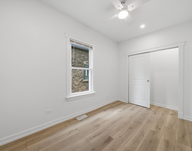 1109 N Kedvale Avenue - Photo Thumbnail 12