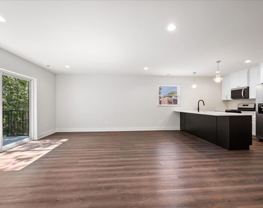 2314 W Arthur Avenue - Photo Thumbnail 1
