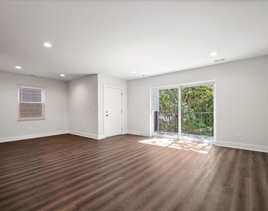2314 W Arthur Avenue - Photo Thumbnail 5