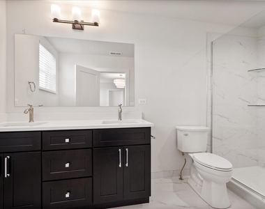 2314 W Arthur Avenue - Photo Thumbnail 8