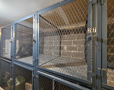 2250 N Lincoln Avenue - Photo Thumbnail 16